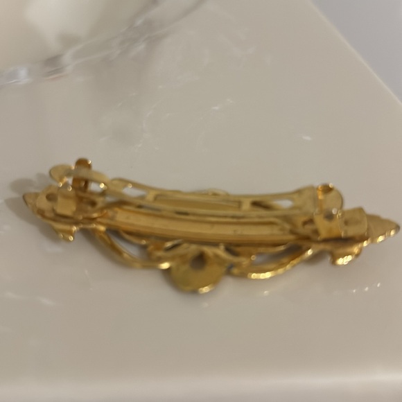Vintage Gold flower design Barrette - Picture 3 of 4